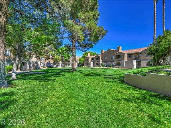 231 W Mission Newport Lane, Unit 208, Las Vegas, NV 89107
