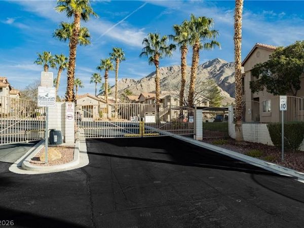 2110 Los Feliz Street , Unit 2037, Las Vegas, NV 89156