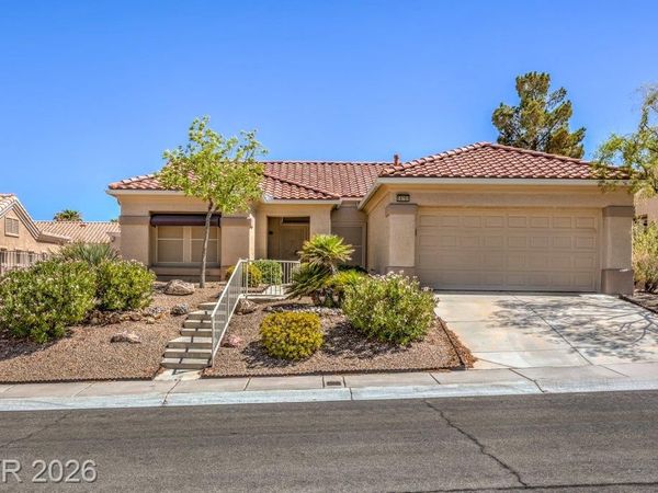 10701 Sky Meadows Avenue, Las Vegas, NV 89134