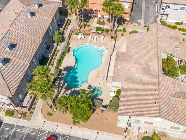 10410 Gold Shadow Avenue , Las Vegas, NV 89129