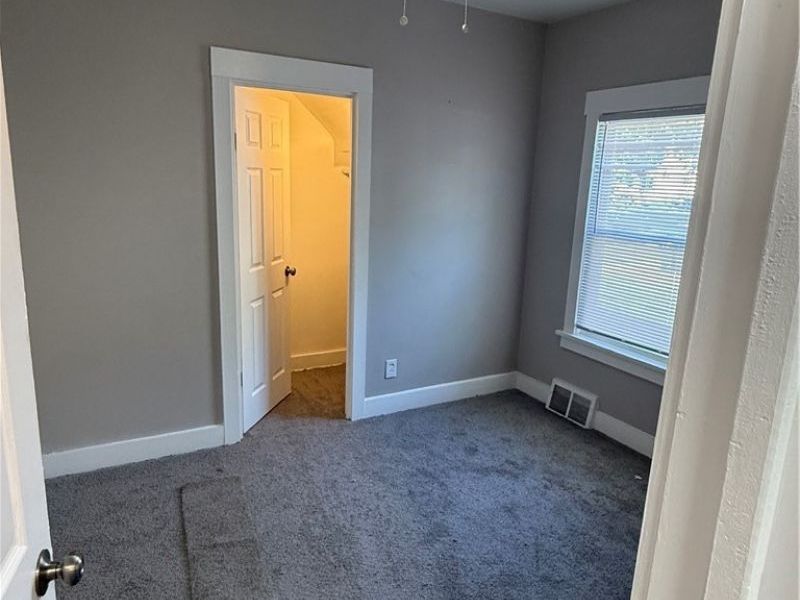 11824 Honeydale Avenue, Cleveland, OH 44120 Photo 18