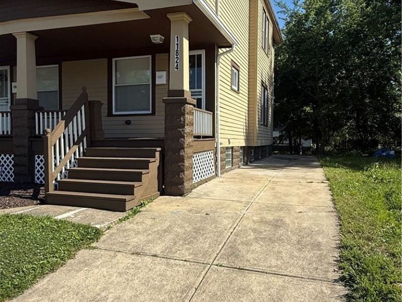 11824 Honeydale Avenue, Cleveland, OH 44120 Photo 3