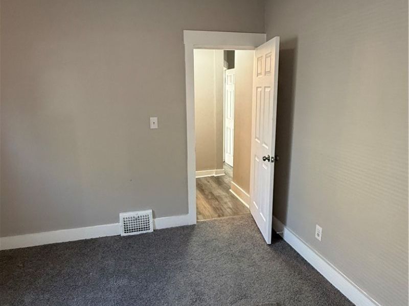 11824 Honeydale Avenue, Cleveland, OH 44120 Photo 31