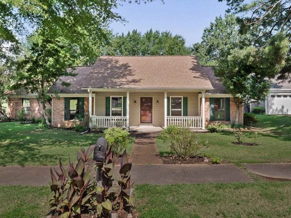 1023 HUNTERS POINT DR, Memphis, TN 38018