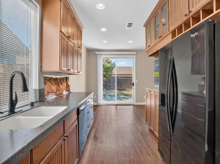 8874 Mandalay Way, Elk Grove, CA 95624 Photo