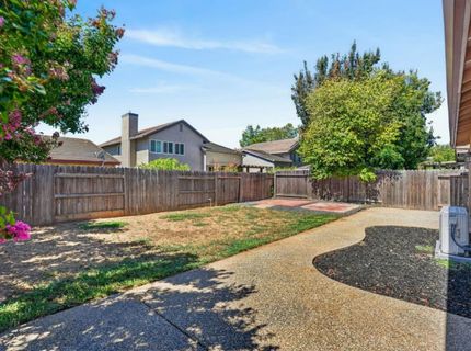 8874 Mandalay Way, Elk Grove, CA 95624 Photo