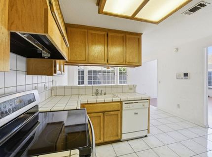 632 Florin Rd, Sacramento, CA 95831 Photo