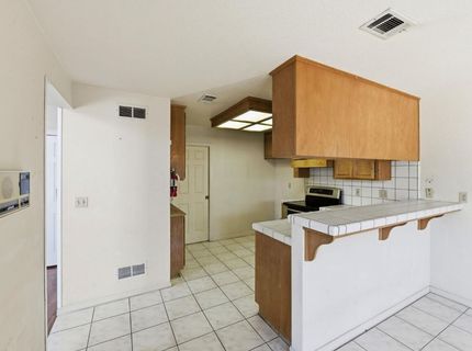 632 Florin Rd, Sacramento, CA 95831 Photo