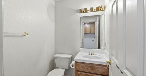 632 Florin Rd, Sacramento, CA 95831 Photo