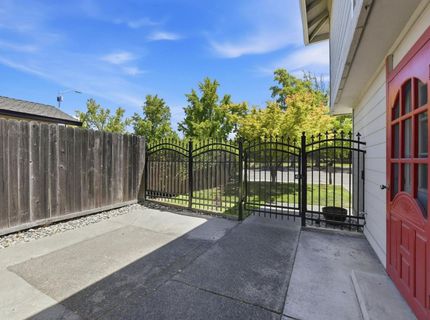 632 Florin Rd, Sacramento, CA 95831 Photo