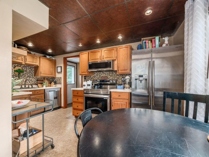 3774 Eisenhower Road, Columbus, OH 43224 Photo 14