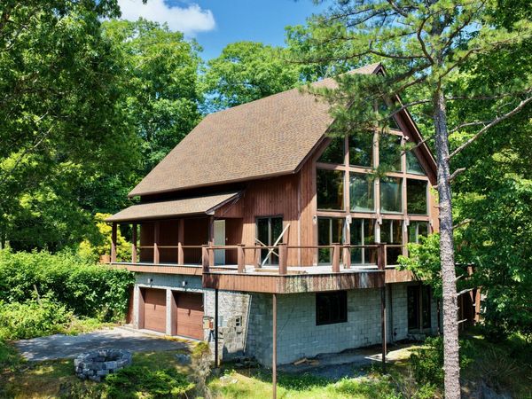 1500 One Pass Dr, White Sulphur Springs, WV 24986