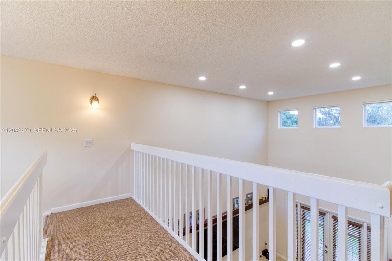 11415 Lakeview Dr, Unit 2-D, Coral Springs, FL 33071 Photo
