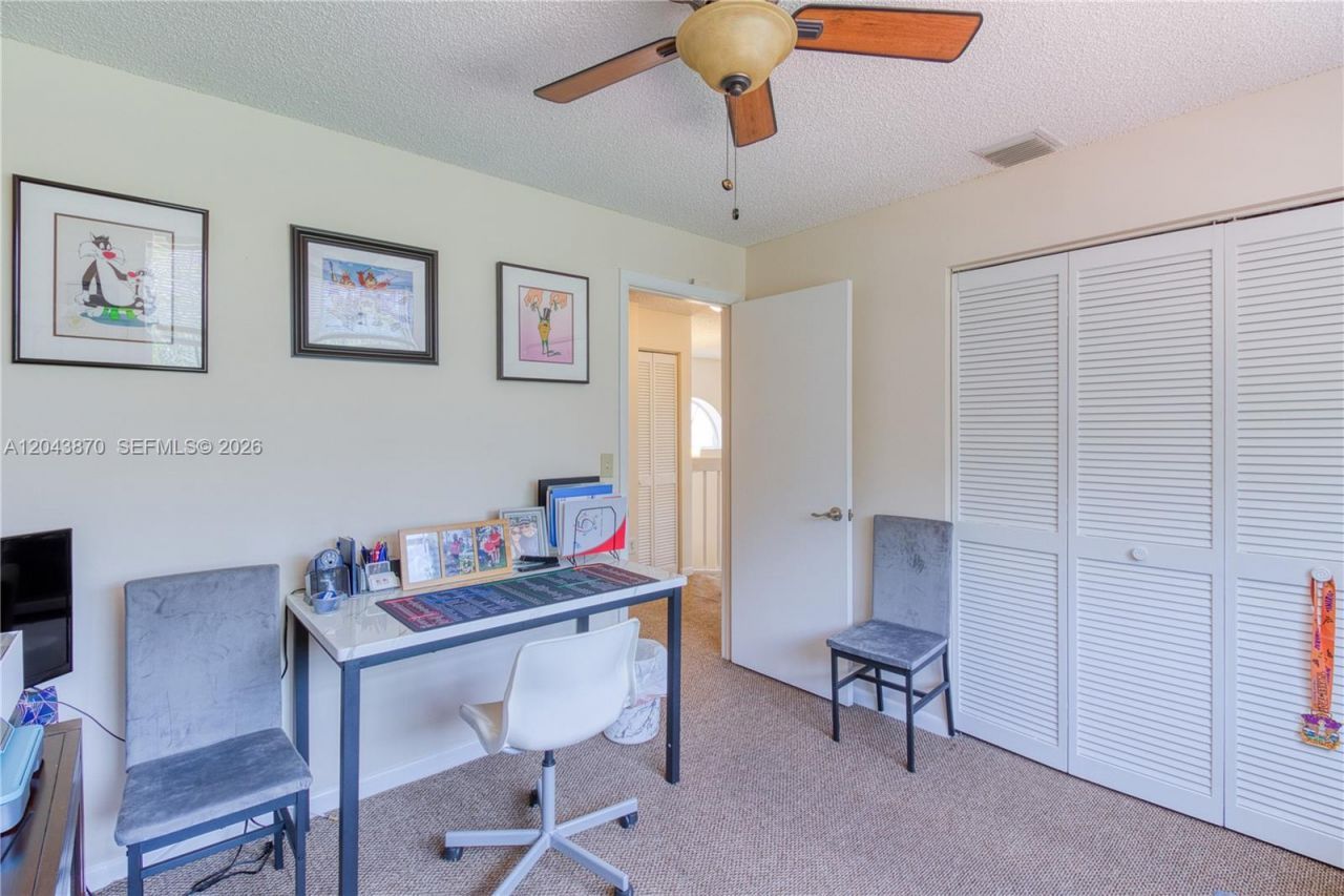 11415 Lakeview Dr, Unit 2-D, Coral Springs, FL 33071 Photo