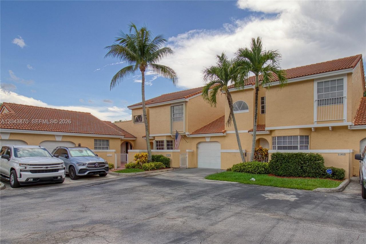11415 Lakeview Dr, Unit 2-D, Coral Springs, FL 33071 Photo