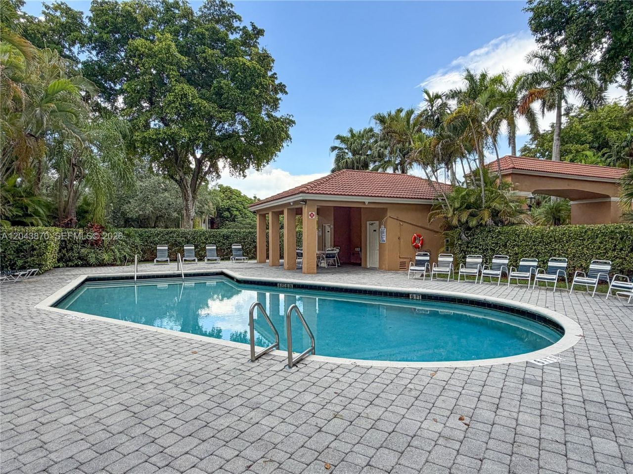 11415 Lakeview Dr, Unit 2-D, Coral Springs, FL 33071 Photo
