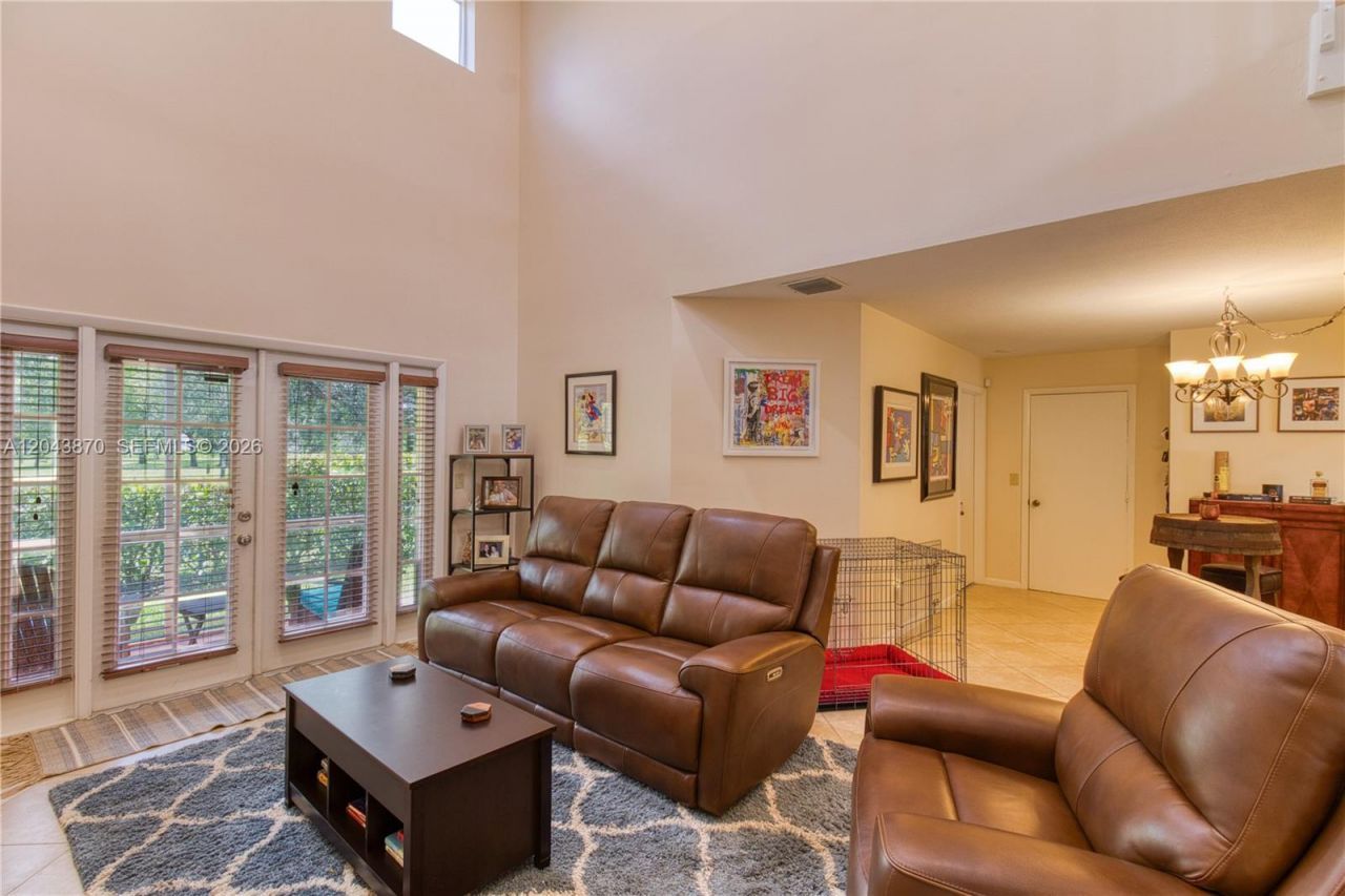 11415 Lakeview Dr, Unit 2-D, Coral Springs, FL 33071 Photo