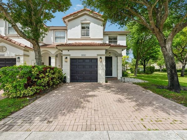 8188 NW 108th Pl , Doral, FL 33178