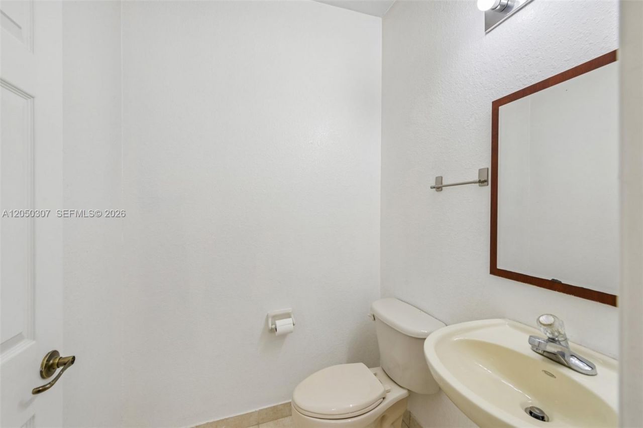 8188 NW 108th Pl , Doral, FL 33178 Photo