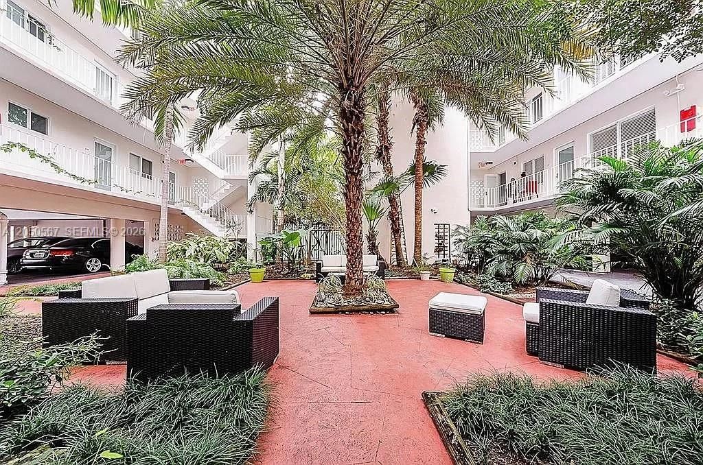 1420 Pennsylvania Ave , Unit 210, Miami Beach, FL 33139 Photo