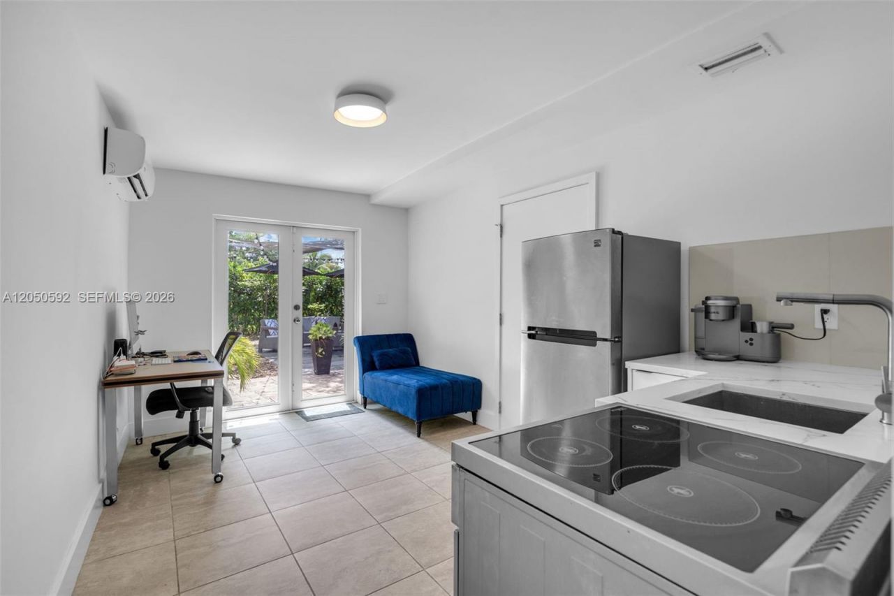 12685 NW Miami Ct, North Miami, FL 33168 Photo
