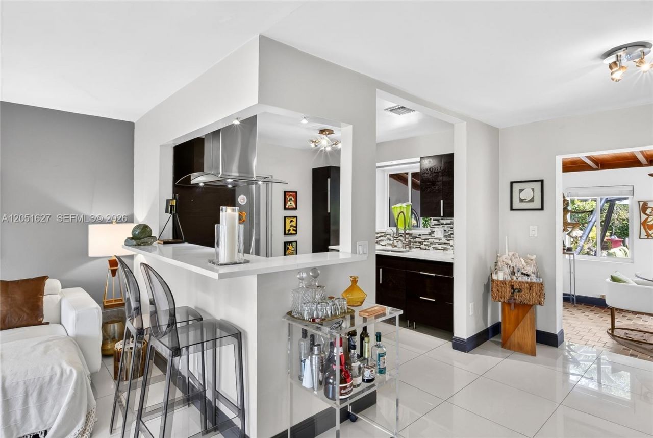 467 NE 129th St , North Miami, FL 33161 Photo