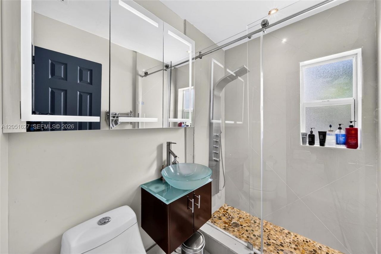 467 NE 129th St , North Miami, FL 33161 Photo