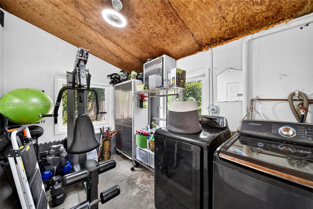 467 NE 129th St , North Miami, FL 33161 Photo