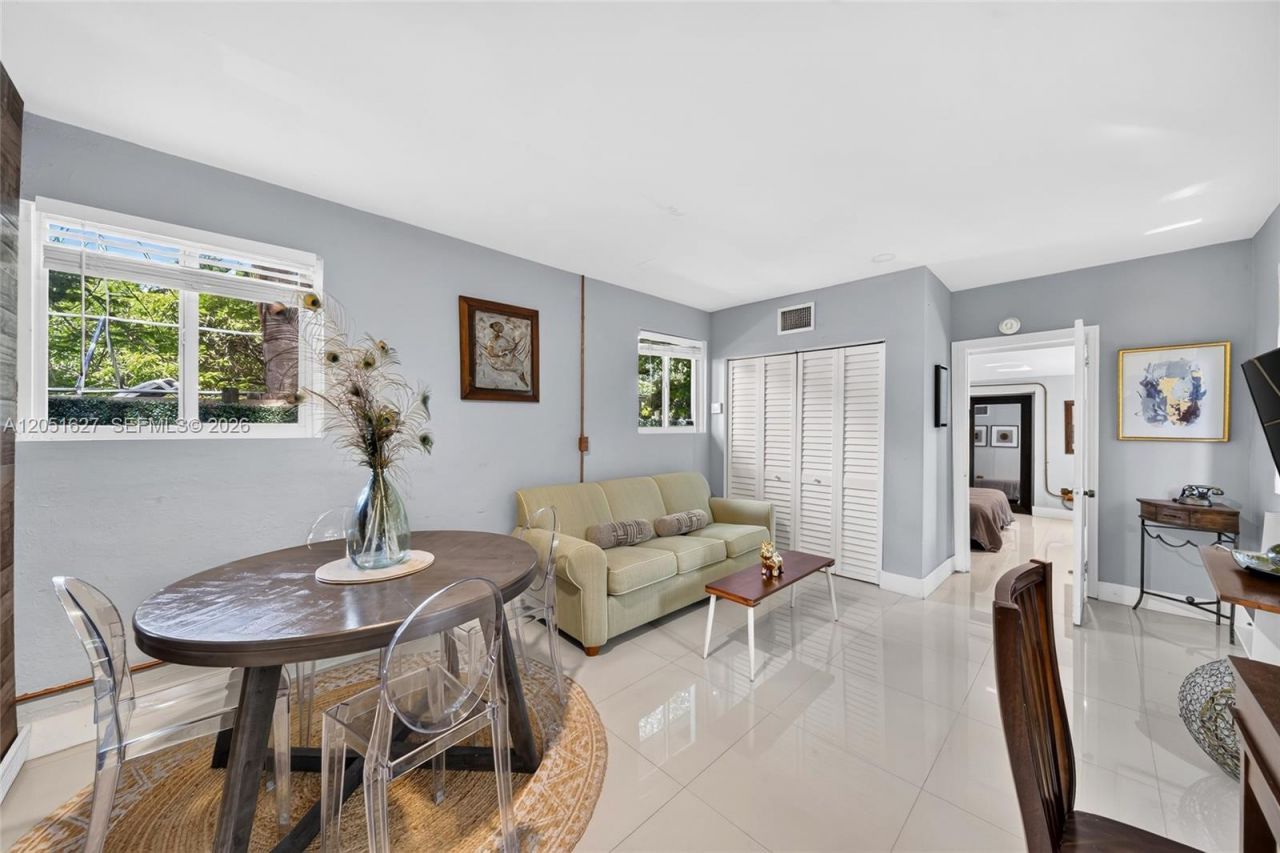 467 NE 129th St , North Miami, FL 33161 Photo