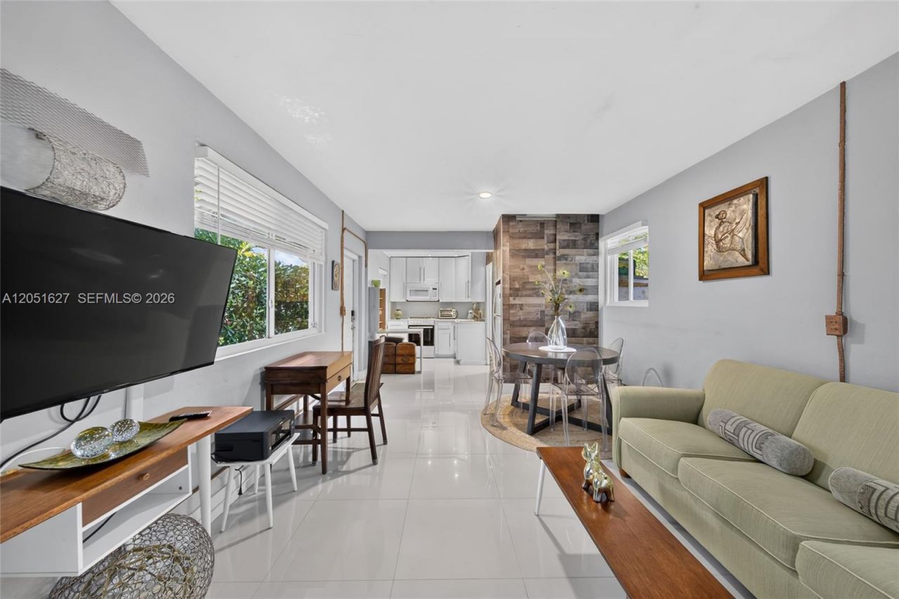 467 NE 129th St , North Miami, FL 33161 Photo