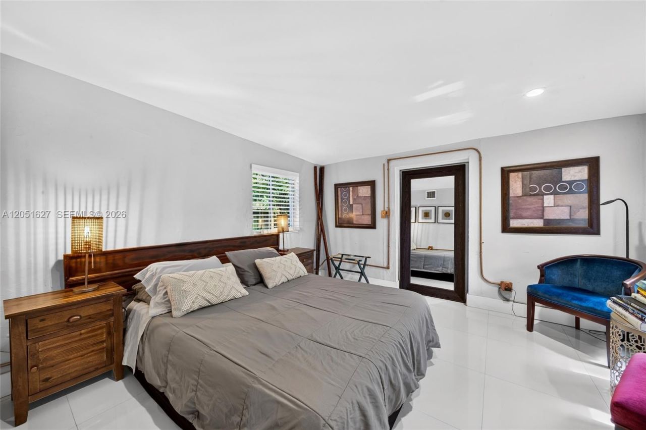 467 NE 129th St , North Miami, FL 33161 Photo