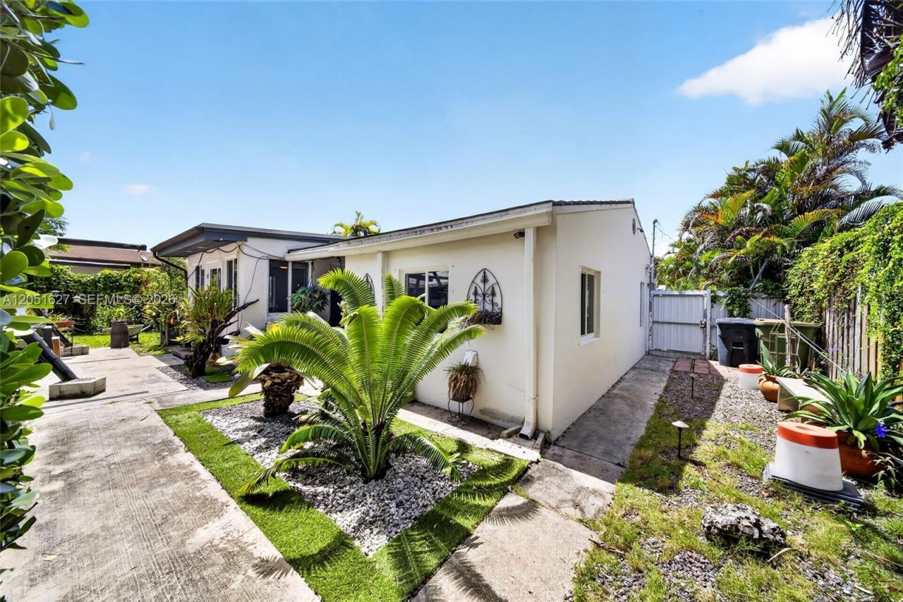 467 NE 129th St , North Miami, FL 33161 Photo