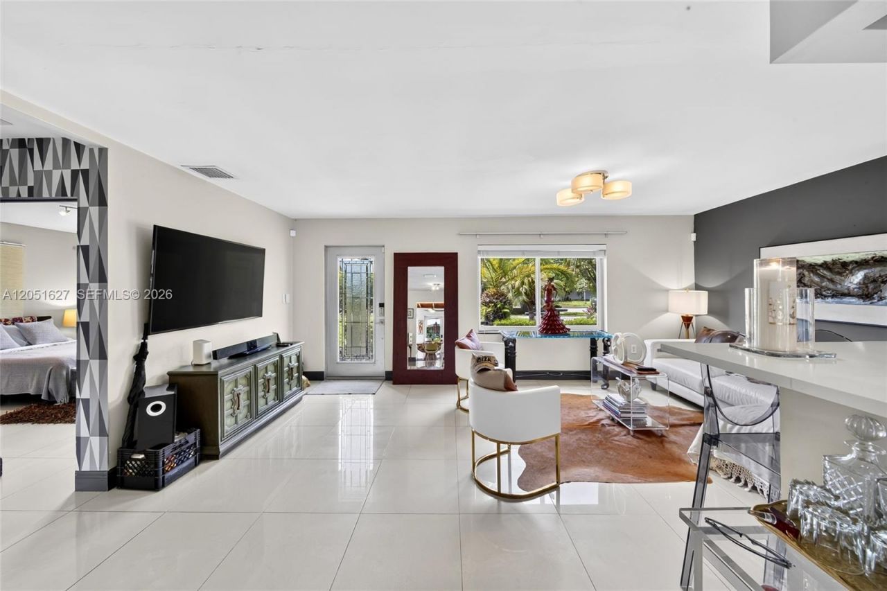 467 NE 129th St , North Miami, FL 33161 Photo
