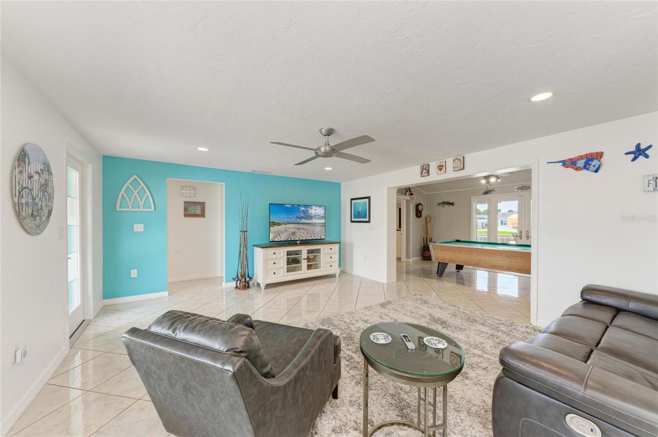 9907 Royal Palm Drive, Bradenton, FL 34210 Photo