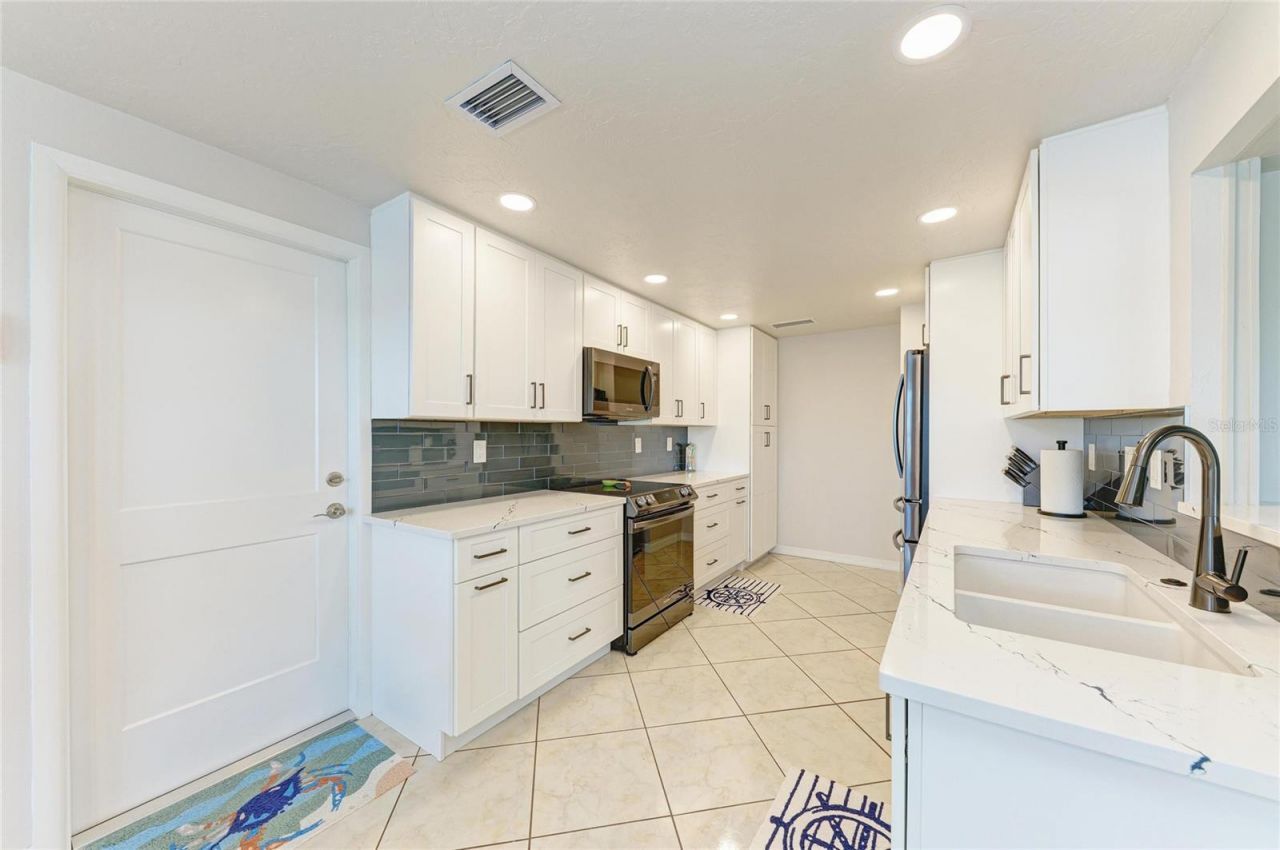 9907 Royal Palm Drive, Bradenton, FL 34210 Photo