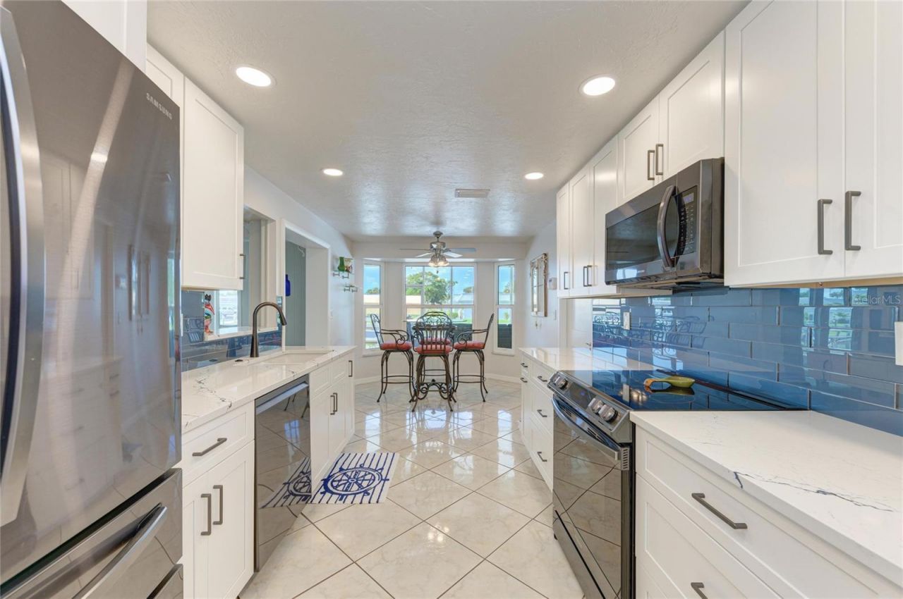 9907 Royal Palm Drive, Bradenton, FL 34210 Photo