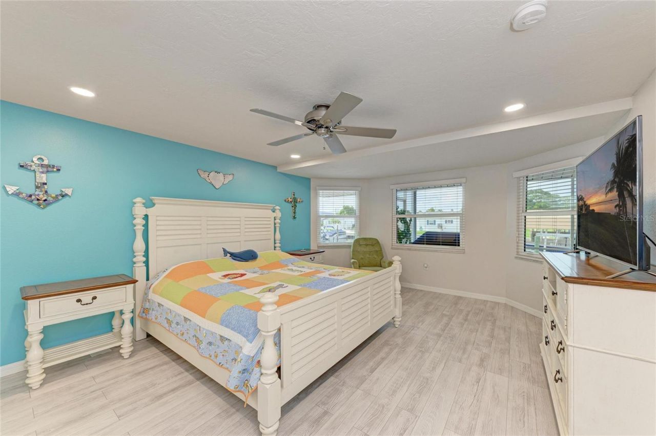 9907 Royal Palm Drive, Bradenton, FL 34210 Photo