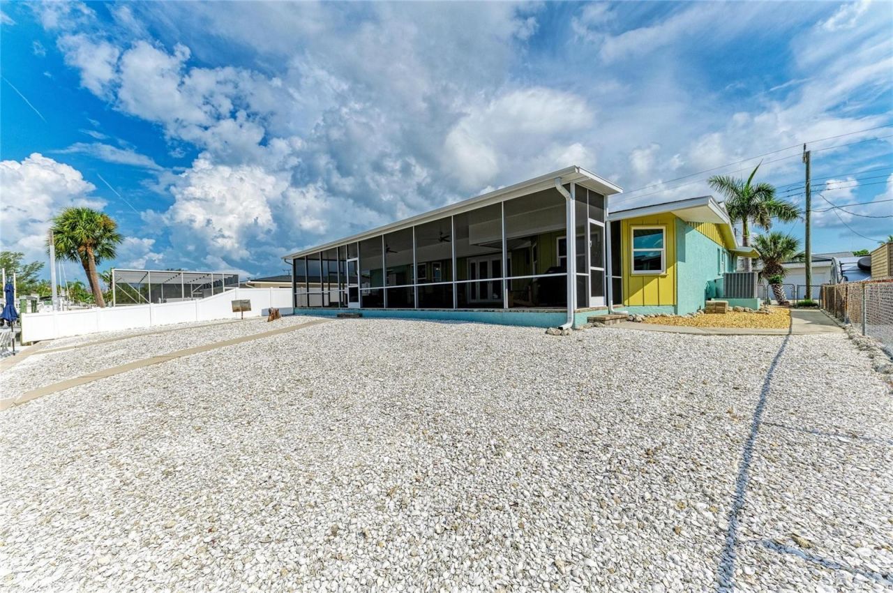 9907 Royal Palm Drive, Bradenton, FL 34210 Photo