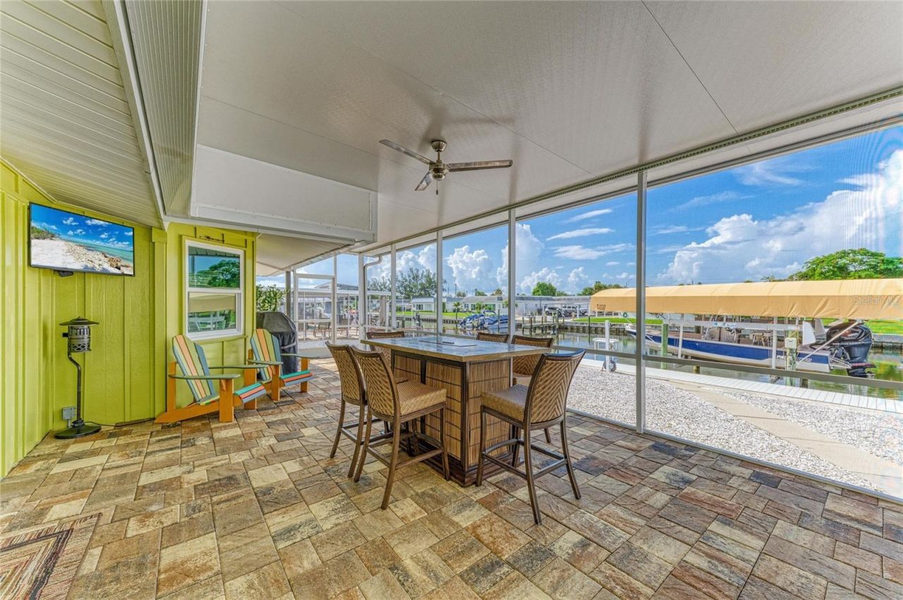 9907 Royal Palm Drive, Bradenton, FL 34210 Photo