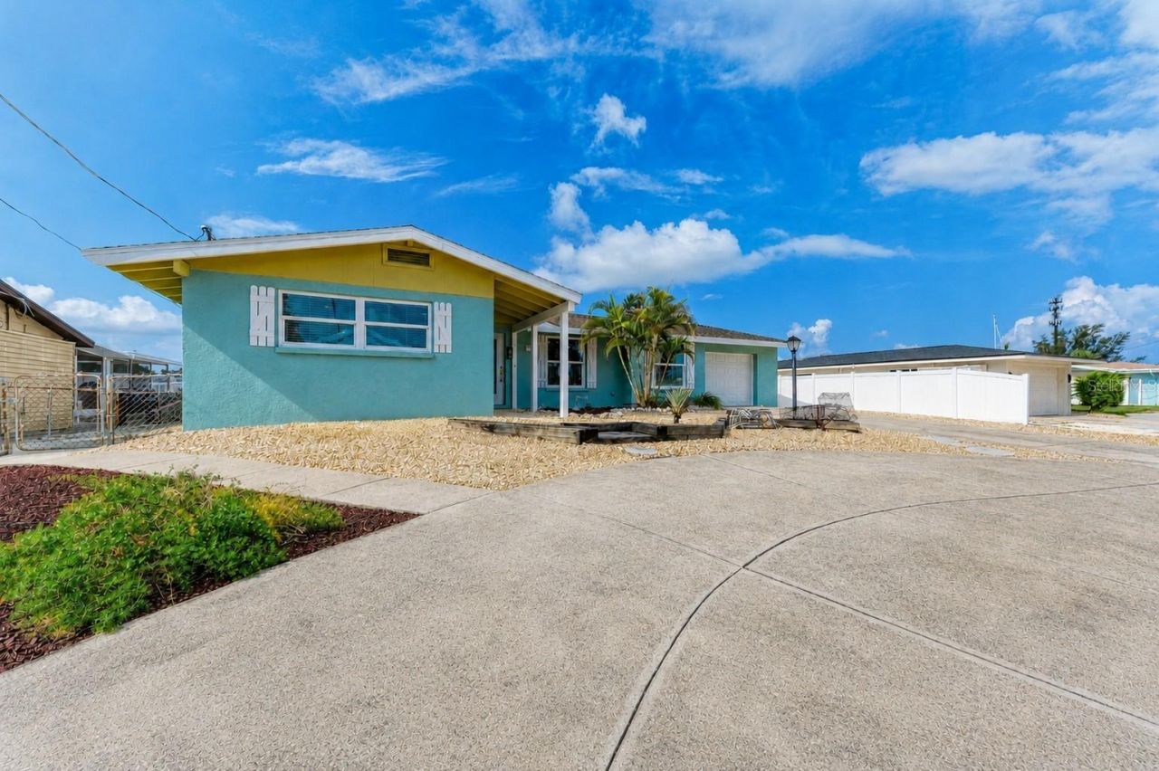 9907 Royal Palm Drive, Bradenton, FL 34210 Photo
