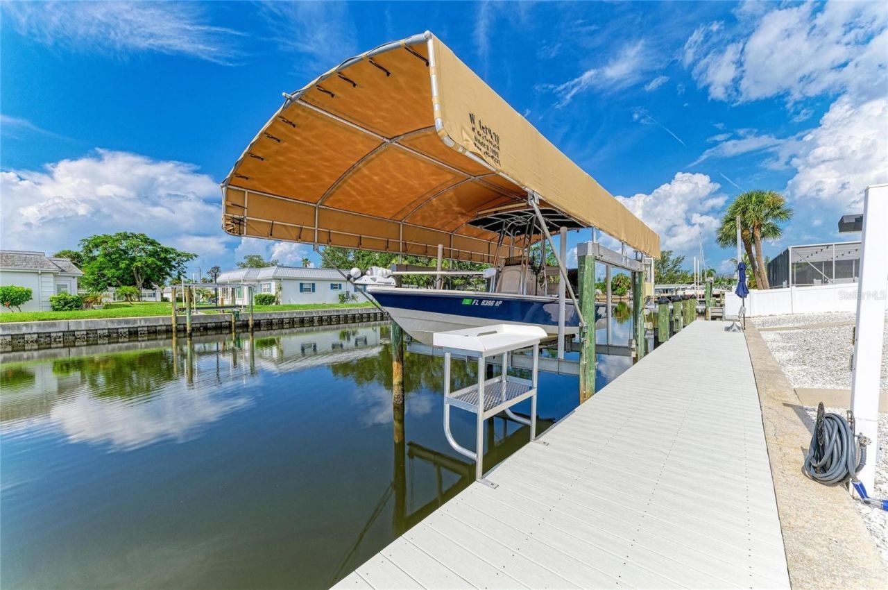 9907 Royal Palm Drive, Bradenton, FL 34210 Photo