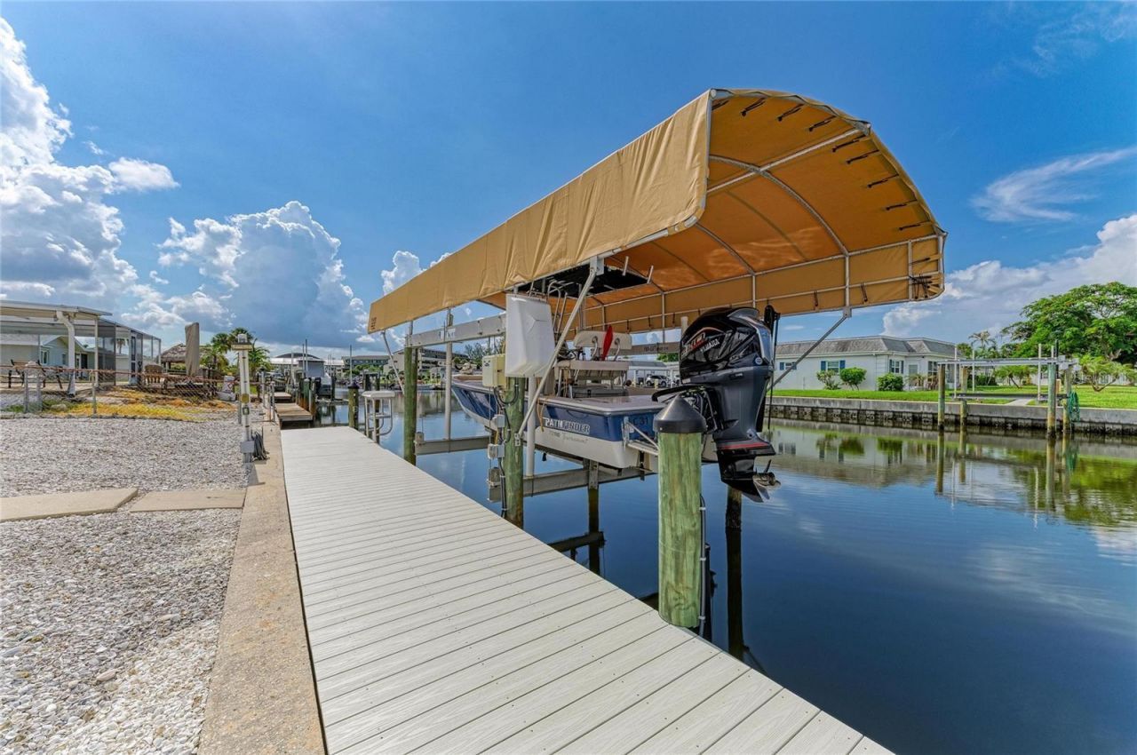 9907 Royal Palm Drive, Bradenton, FL 34210 Photo