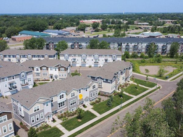 2215 Gateway Hill Road, North Saint Paul, MN 55109