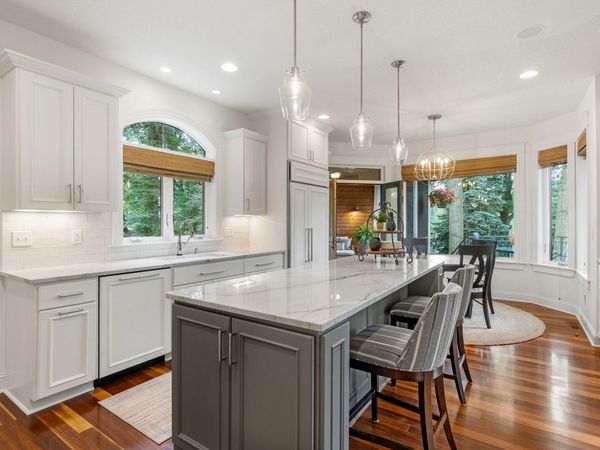 710 Shadyview Lane N, Plymouth, MN 55447