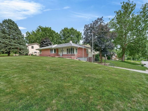 6522 Lincoln Avenue, Windsor Heights, IA 50324