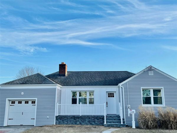 128 Toronto Avenue , Massapequa, NY 11758