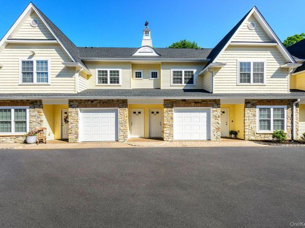 20 Creek Road , Unit 701, Huntington, NY 11743