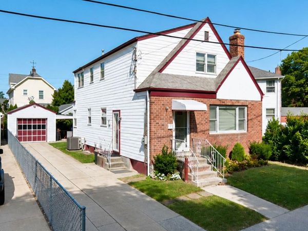 17 Main Street, Floral Park, NY 11001
