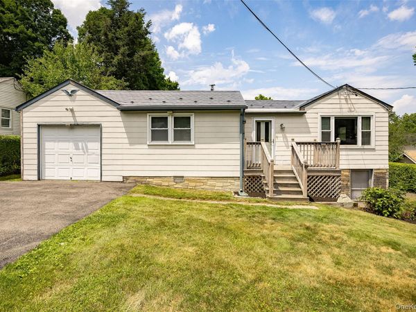 5 Willow Road , Beacon, NY 12508