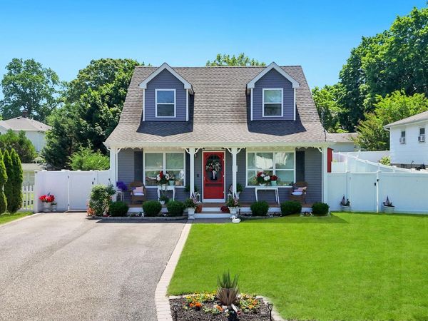 17 Walnut Road , Kings Park, NY 11754